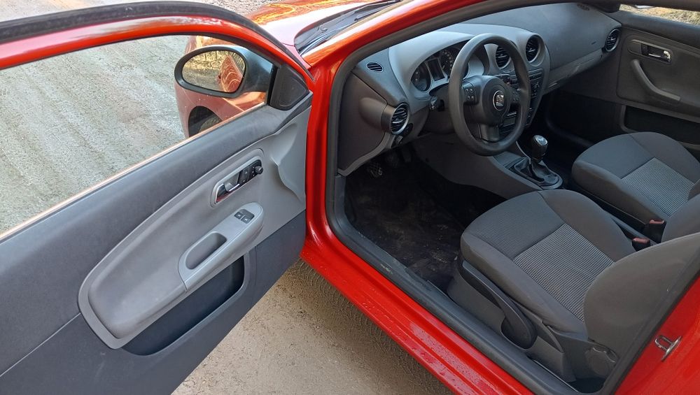 Seat Ibiza 3 1.4mpi 75km niski przebieg !