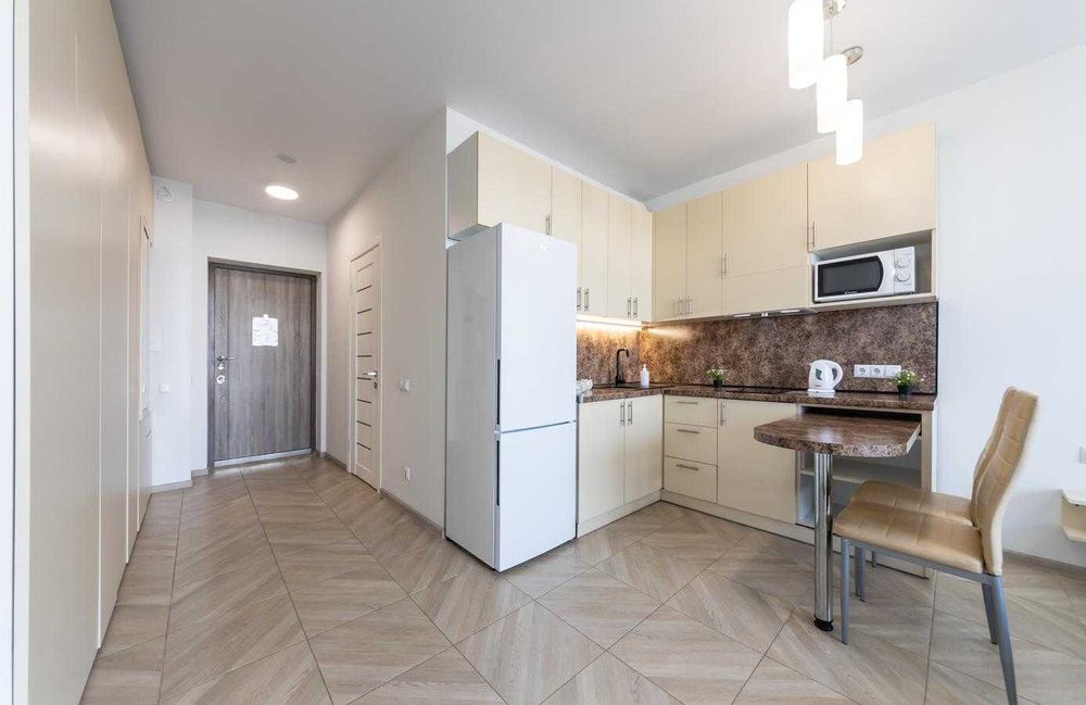 Затишно, як вдома — подобово на Бажана, 17Б. Є укриття та генератор!