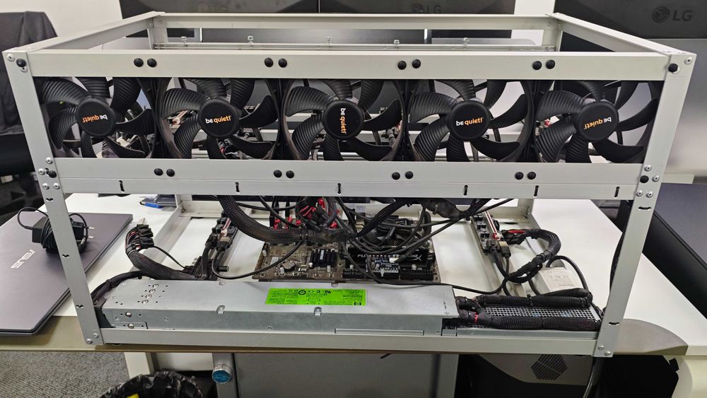 Продам отличную майнинг ферму на 8 карт (без видеокарт)
