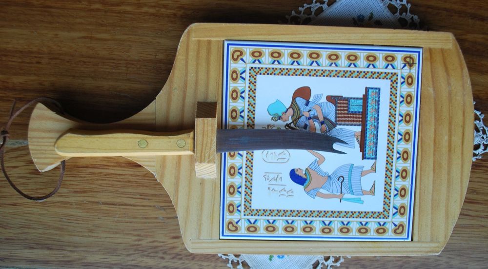 Tábua de Queijos em Madeira e Azulejo (Faca Inox)