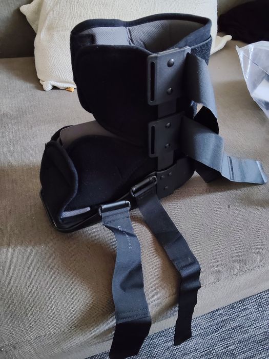 Bota Walker ortopédica como nova