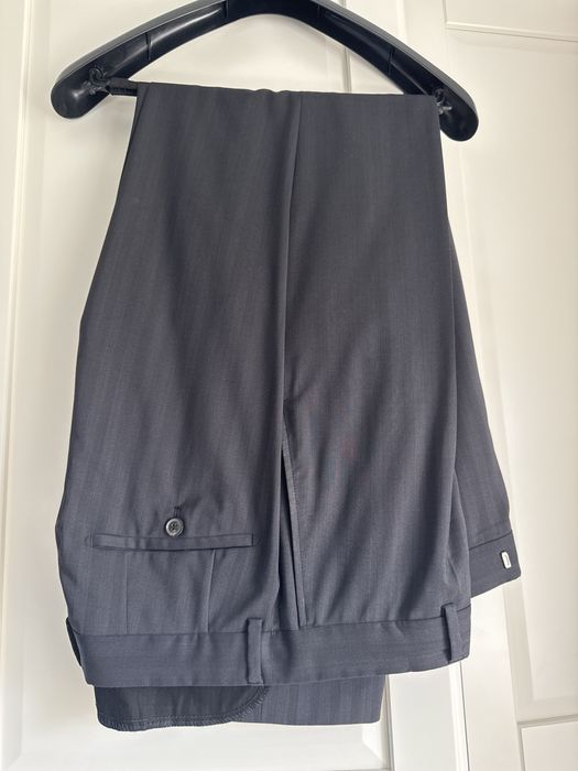 Hugo Boss Garnitur Model Rosselini tkanina Cerruti