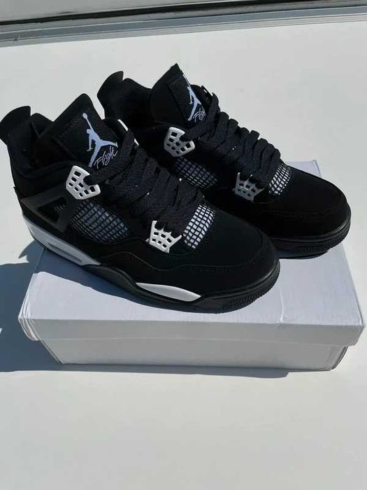 Buty sportowe "Jordan_4_Retro_White_Thunder R.40