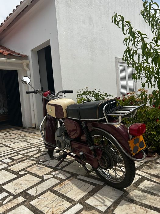 Vendo Vespa 50s restaurada e famel sierra 50s