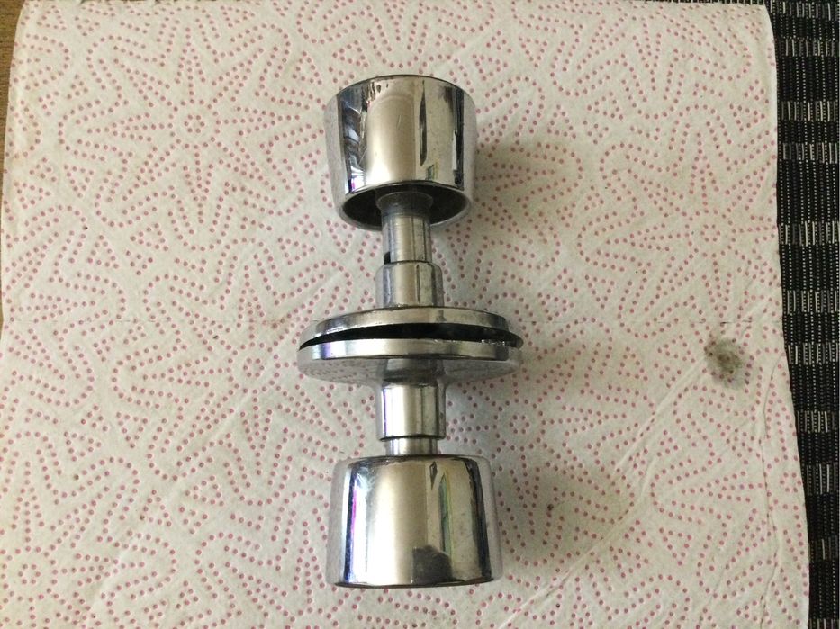 Продам дверную ручку хром