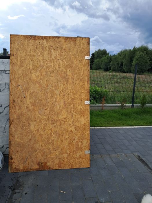 Drzwi tymczasowe z płyty OSB