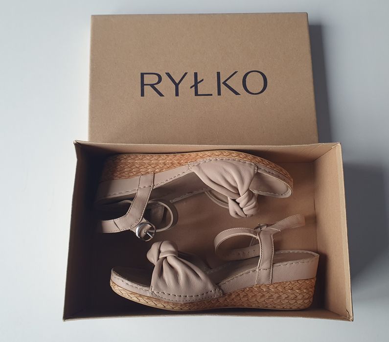 Beżowe sandały na koturnie Ryłko 36 skóra naturalna