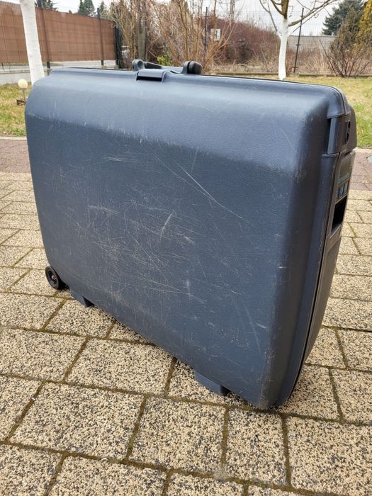 Duża "pancerna" walizka Samsonite
