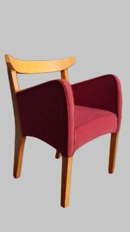 Cadeirões vintage vermelhos