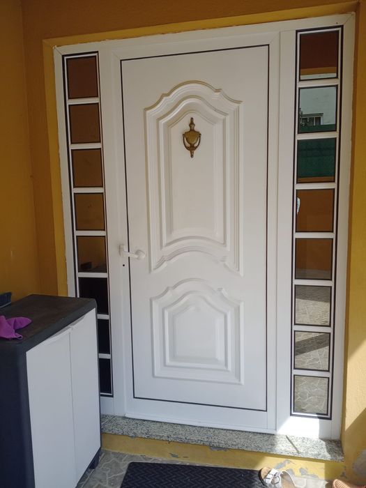 13 janelas + 2 portas