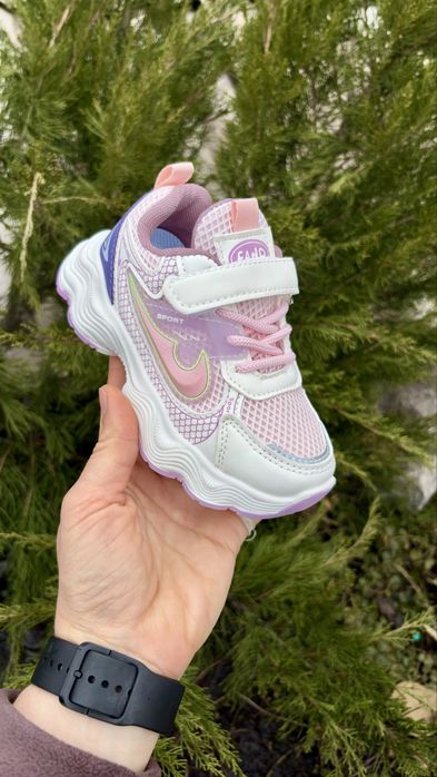 Кросівки для дівчаток  27,28,30 р