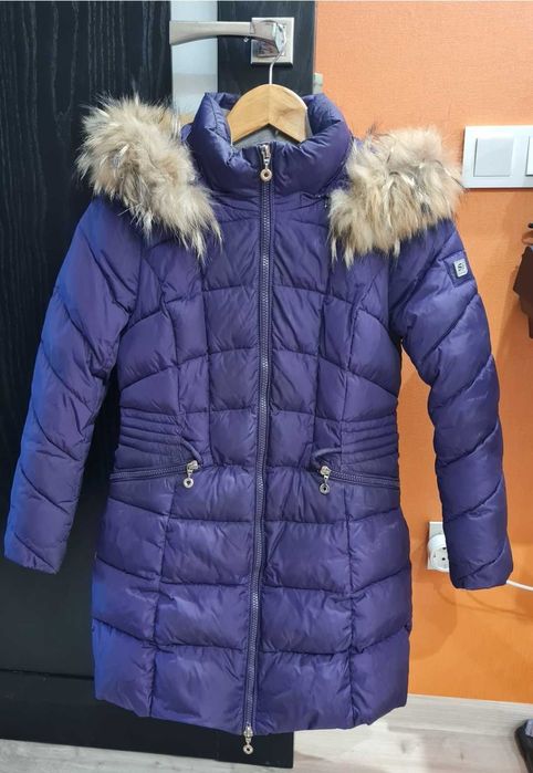 Продам фирменные куртки, пуховик, жилет для девочки