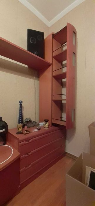 ARMÁRIO, Secretária, Candeeiros e banco-escadote