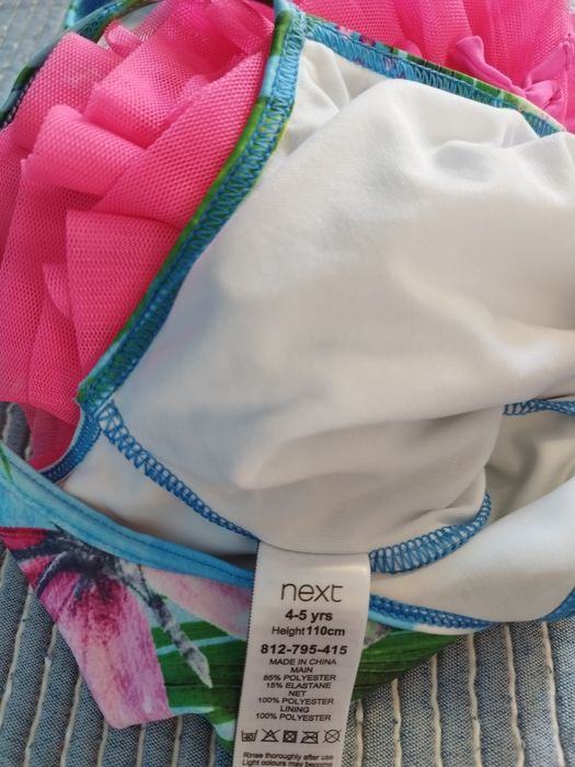 Fato de banho marca NEXT, tamanho 4-5 anos