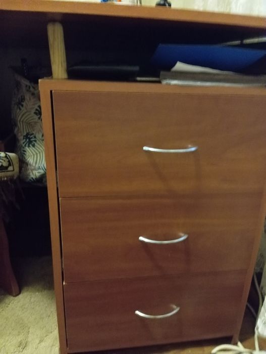 Продам комп'ютерний стіл