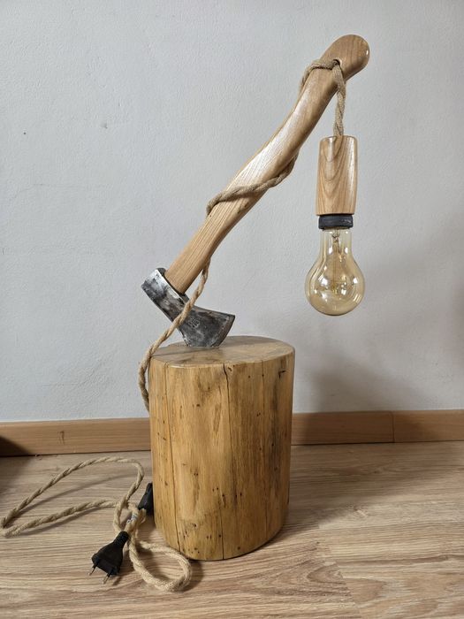 Unikatowa lampka stojąca