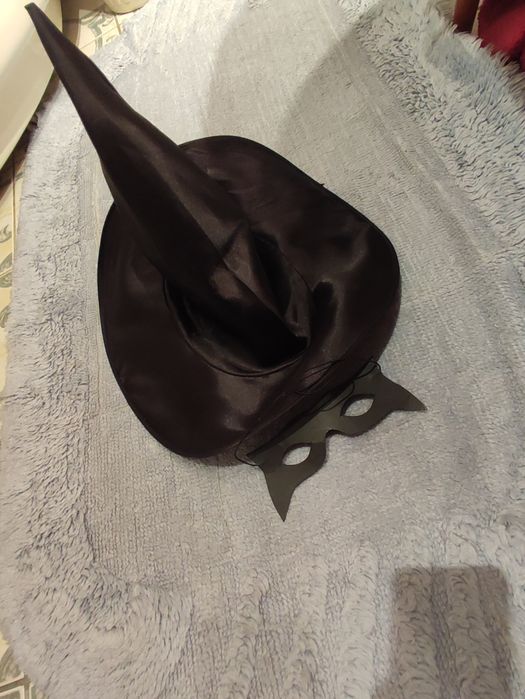 Kapelusz i maska karnawałowe