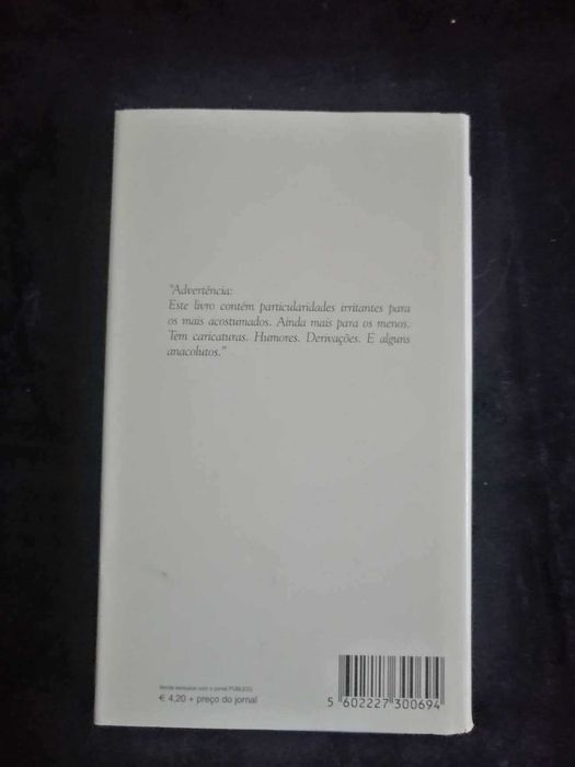 Livro "Olhos azuis, cabelo preto" de Marguerite Duras - Novo