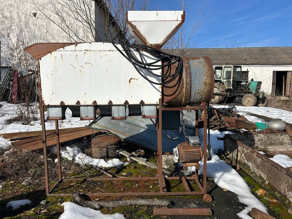 С/г техніка: зерновий сепаратор, тракторні граблі, БІГ, оприскувач