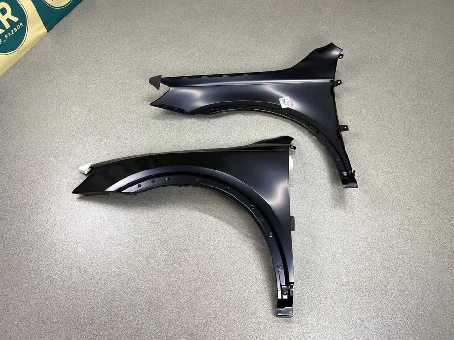 Крило AUDI Q3 ( 8U ) 8U0821105 / 8U0821106