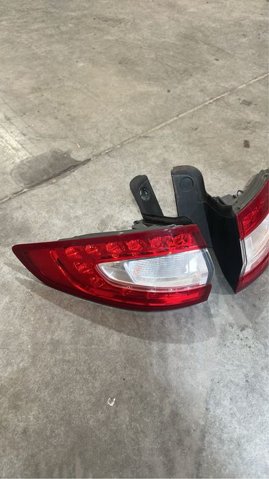 Lampa w blotnik mondeo mk5 kombi lewa
