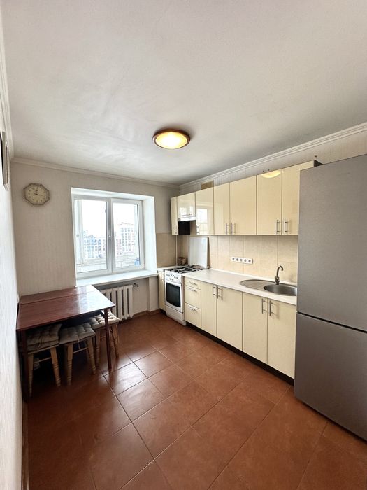 Простора 3 кімнатна квартира на оренду