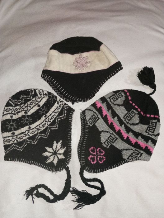 Шапка шерстяна , тепла на 12-14 років