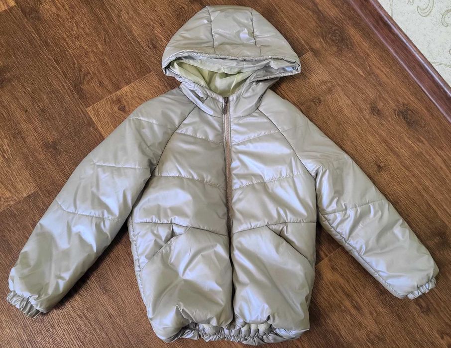 Продам весняну курточку