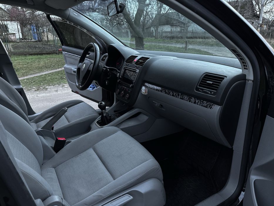 Продам Volkswagen Golf 5