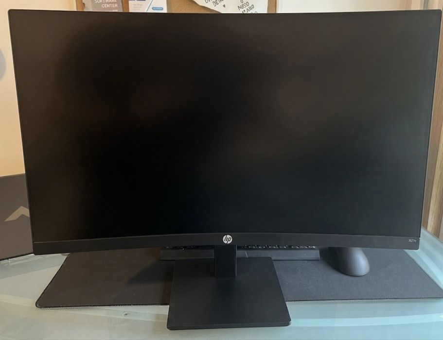 HP X27c Gaming Monitor 27” Curvo 165Hz – Excelente Estado