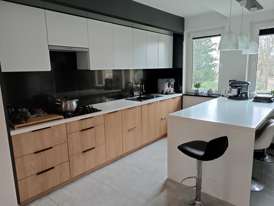 meble kuchenne pokojowe łazienkowe szafy