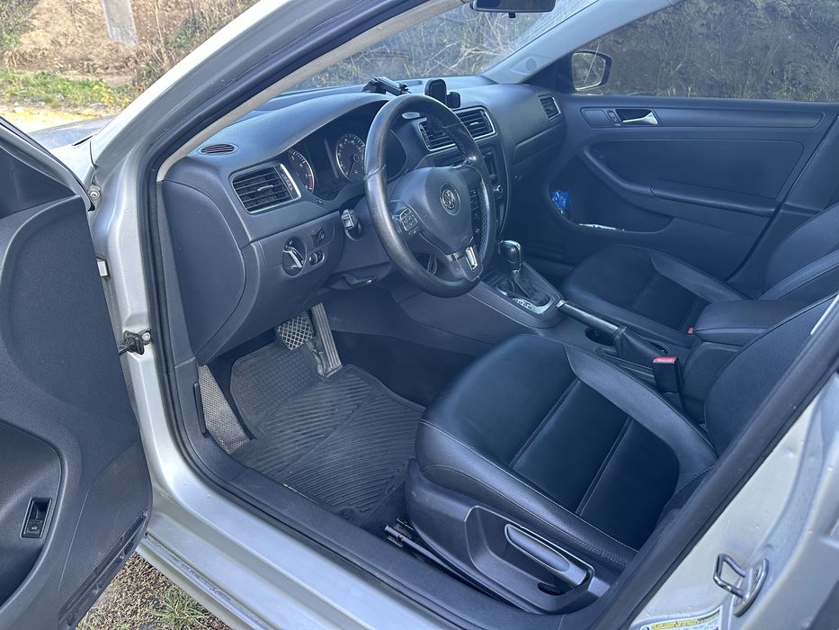 Продам Volkswagen Jetta 2011