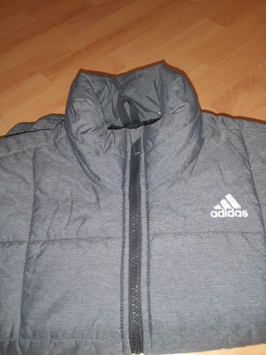 Жіноча куртка adidas