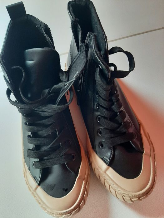 Obuwie sportowe młodzieżowe nowe