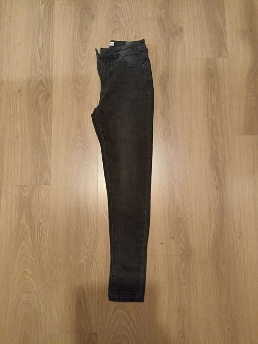 Віддам джинси, брюки