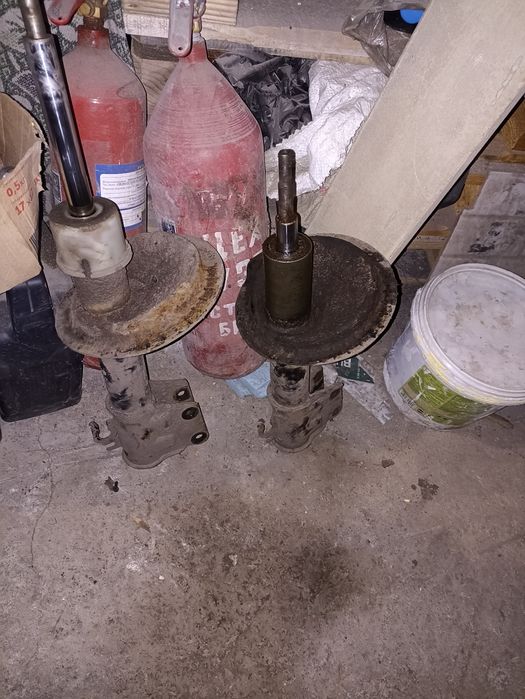 Продам стойки Фиат добло под востановление