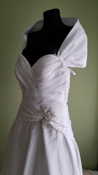 Suknia ślubna r. 14 L