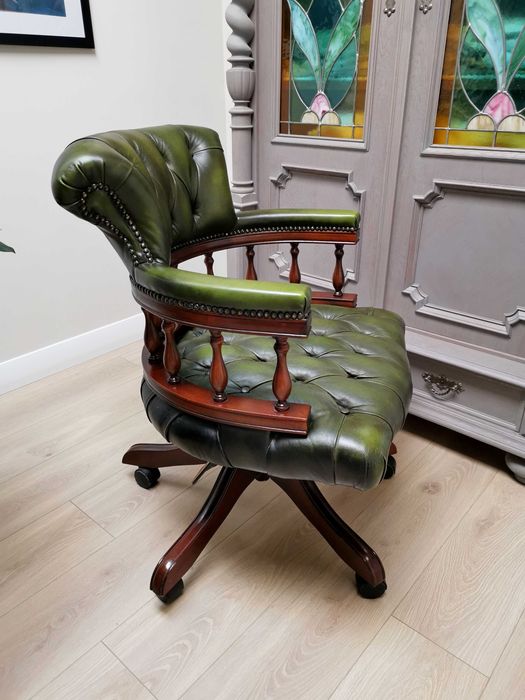 Gabinetowy FOTEL chesterfield kapitański 969/2026