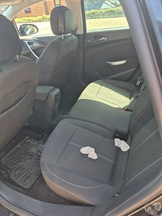 Sprzedam auto opel astra j