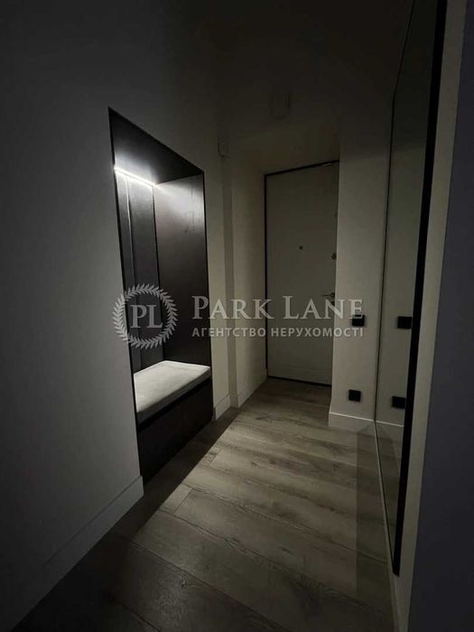 Продаж квартири в історичному центрі, ремонт до револ.