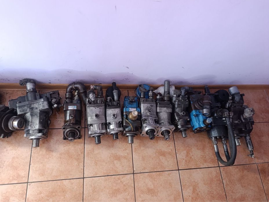 Аксіально-поршневі насоси