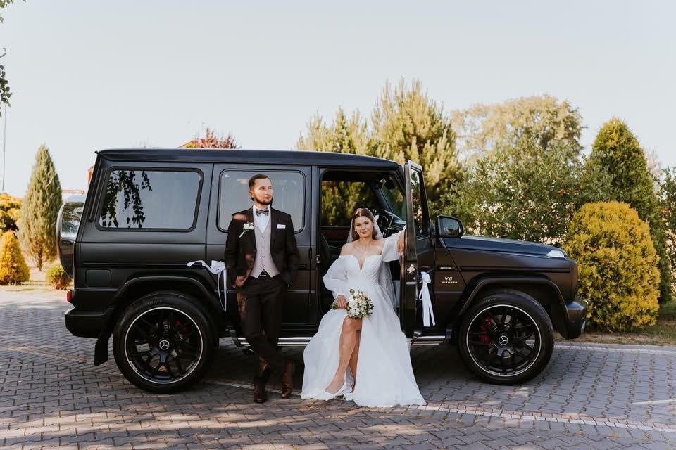 Auto do ślubu Mercedes G Klasa GT4Door czarny mat