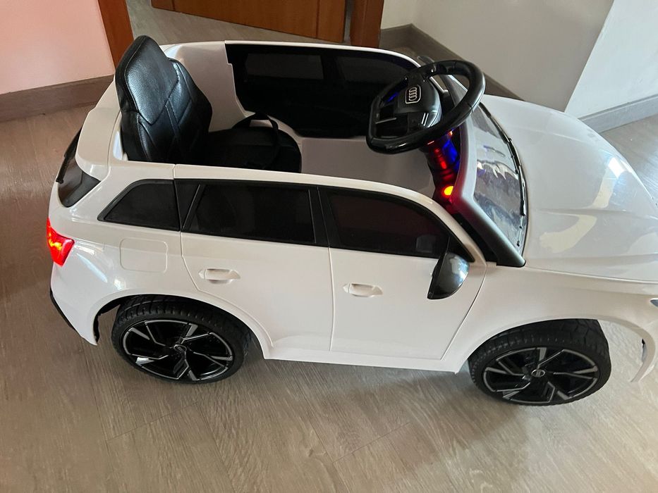 RETIRADA IMEDIATA  SEMINOVO - CARRO ELÉTRICO PARA CRIANÇAS 1-5 anos