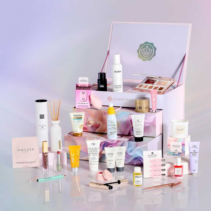Адвент календар GLOSSYBOX 2025 (£624+) ICONIC, Medik8, Avant, ESPA...