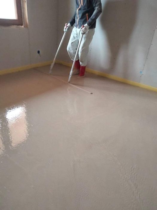 Wylewki posadzki anhydrytowe ogrzewanie podłogowe chudziak kanalizacja