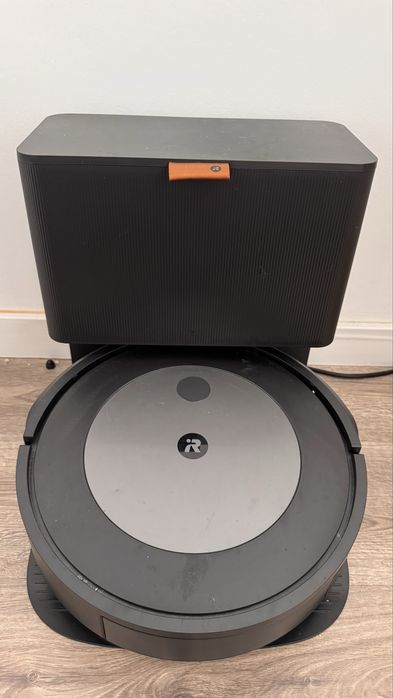 iRobot Roomba J7+ – Aspirador Robot + Base de Esvaziamento – Como Novo