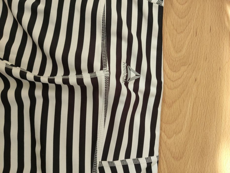 Legginsy w paski  Reebok