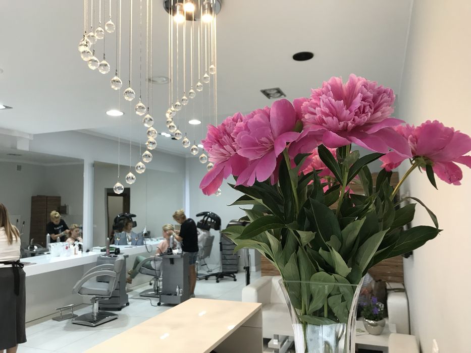 Wynajme stanowisko fryzjerskie