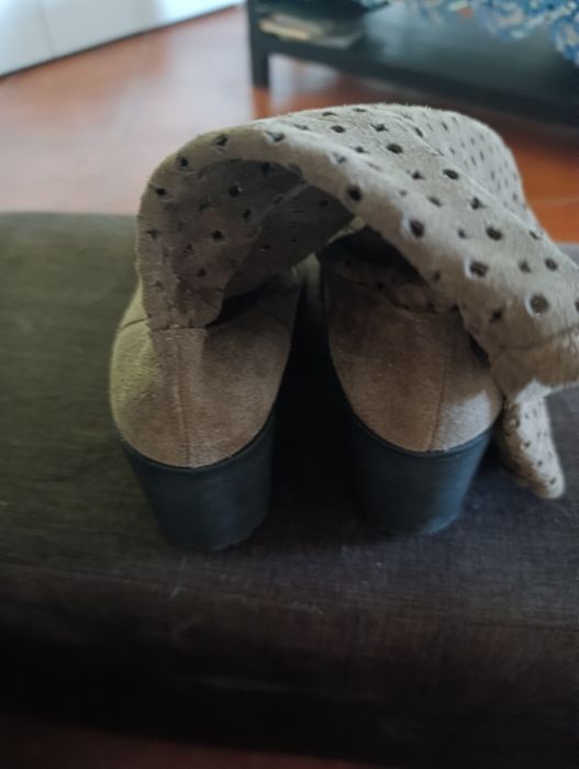 Botas de verão em pele