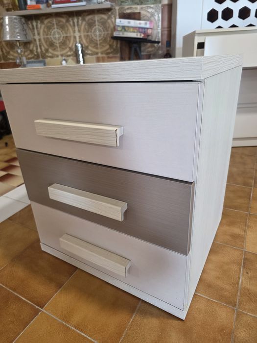 Mesa de Cabeceira Madeira Maciça